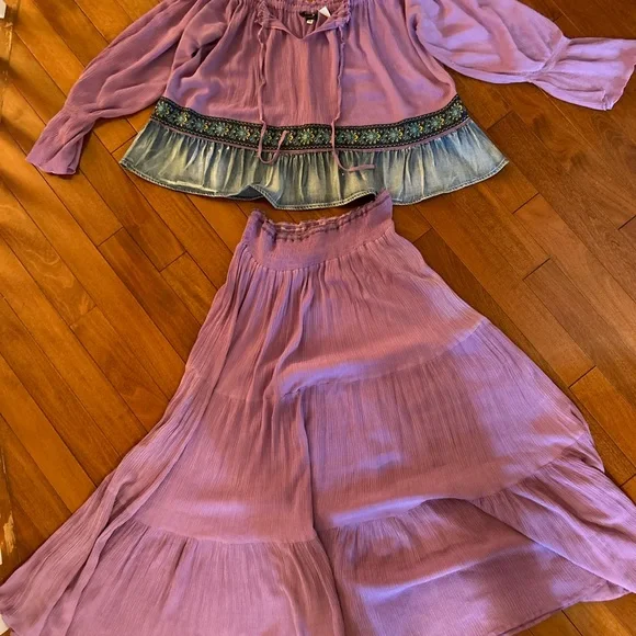 Blouse and skirt set medium or large - Picture 14 of 16